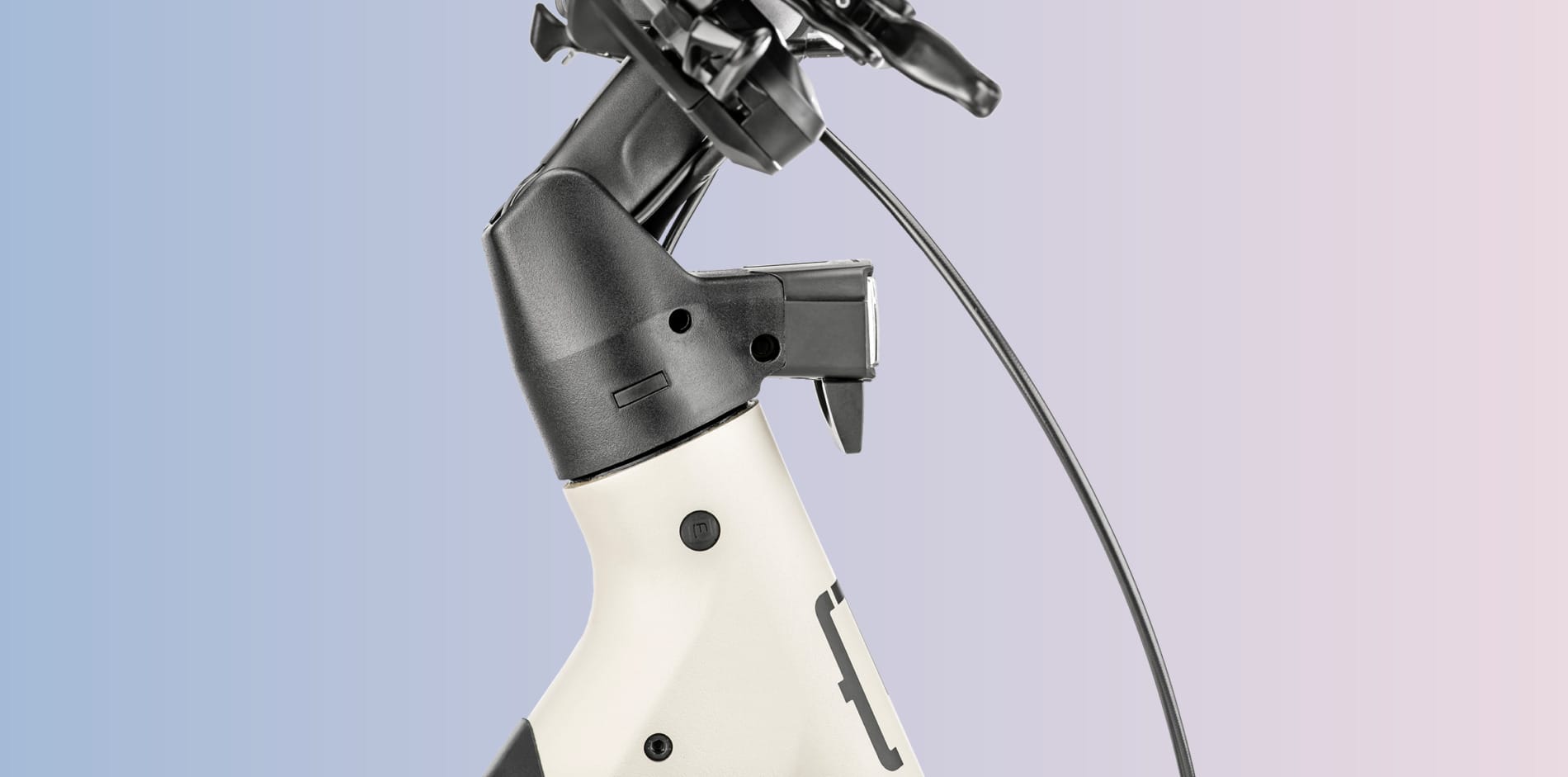 jof323c00000-j-joff-front-cockpit-details-studio-2-1900x941